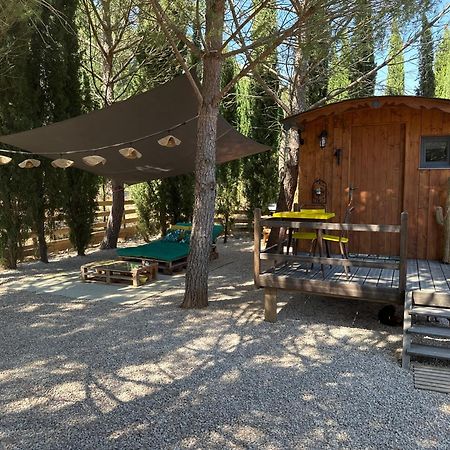 Superbe Roulotte De Charme Hotel Bagnols-en-Foret Exterior photo